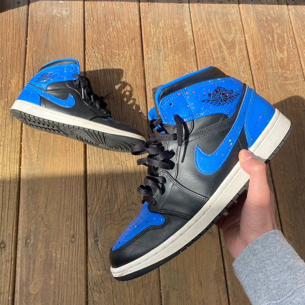 Jordan 1 Mid “Royal splatter”